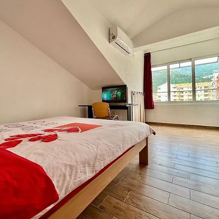 Homestay Mark - Double Bed Room - Shared Bathroom And Kitchen Budva Exterior foto